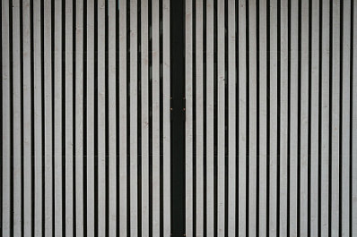 Не думали, что будет ходить: металлические ворота рухнули на мальчика в Новосибирской области