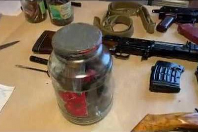 Видео: сотрудники ФСБ изъяли целый арсенал оружия у жителя Самары 