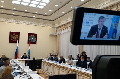 Губернатор Дмитрий Азаров встретился с сотрудниками скорой помощи