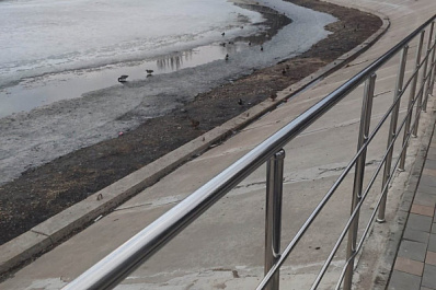 В Самаре озеро в парке Металлургов наполняют водой