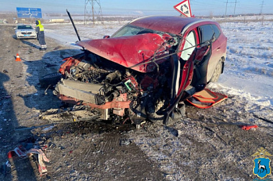 В Волжском районе 21 февраля внедорожник выехал на встречку и врезался в кроссовер