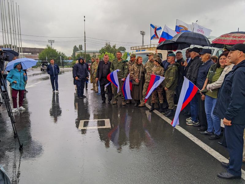 Время помогать: мотоциклы, "буханки", тепловизоры, "медицину" и "гигиену" везут из Тольятти на передовую