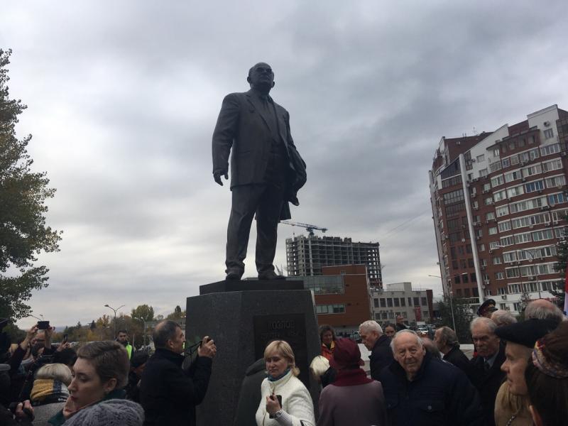 В Самаре торжественно открыли памятник конструктору Дмитрию Козлову