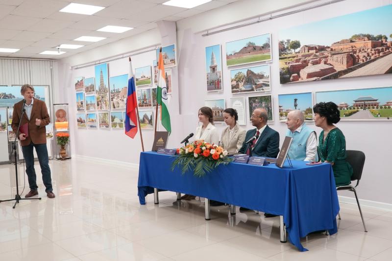 В Самаре презентовали посвященную Индии книгу