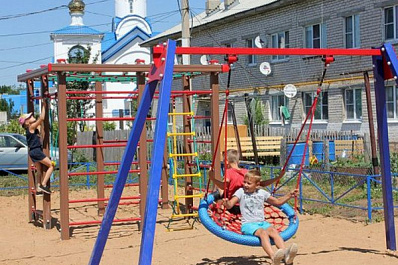 В селах Ставропольского района идет ремонт дворов 