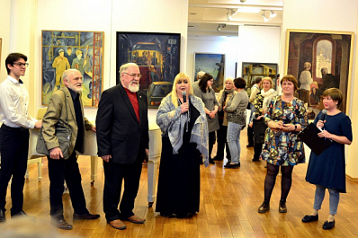 Разница поколений: в Самаре открылась выставка "Живая линия"