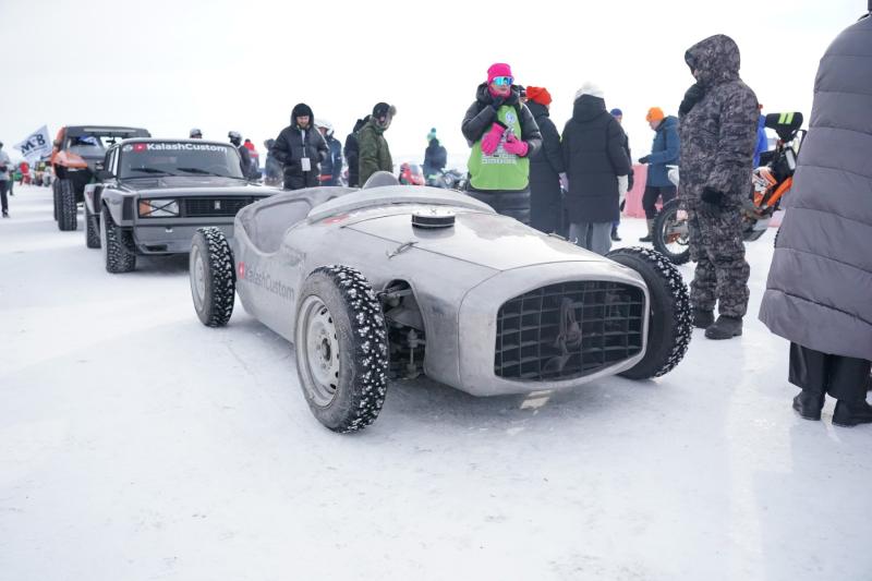 Профессиональные гонщики и любители установят рекорды скорости на первом фестивале "Жигулевская миля" в Самарской области