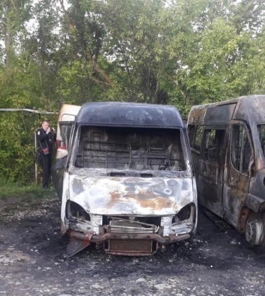 В Жигулевске сожгли несколько похоронных машин