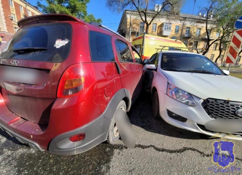 В Самаре малолитражка спровоцировала массовое ДТП