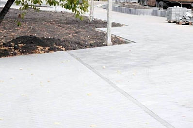 В Хворостянке приводят в порядок озеро Морозиха и центральную площадь