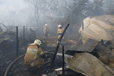 В Самаре на острове Поджабном сгорели самострои в туристическом городке