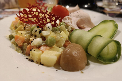 Эндокринолог Павлова рассказала, почему вредно наедаться по вечерам