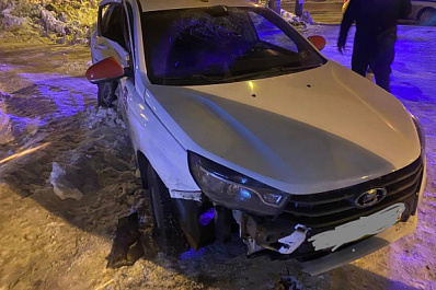 В Самаре после столкновения "Весты" и "Мазды" пострадали два человека