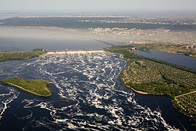 16 тысяч ванн: стало известно, сколько воды сбрасывает Жигулёвская ГЭС