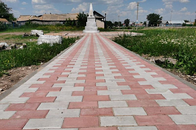 В Пестравском районе благоустроили территорию вокруг исторического памятника 