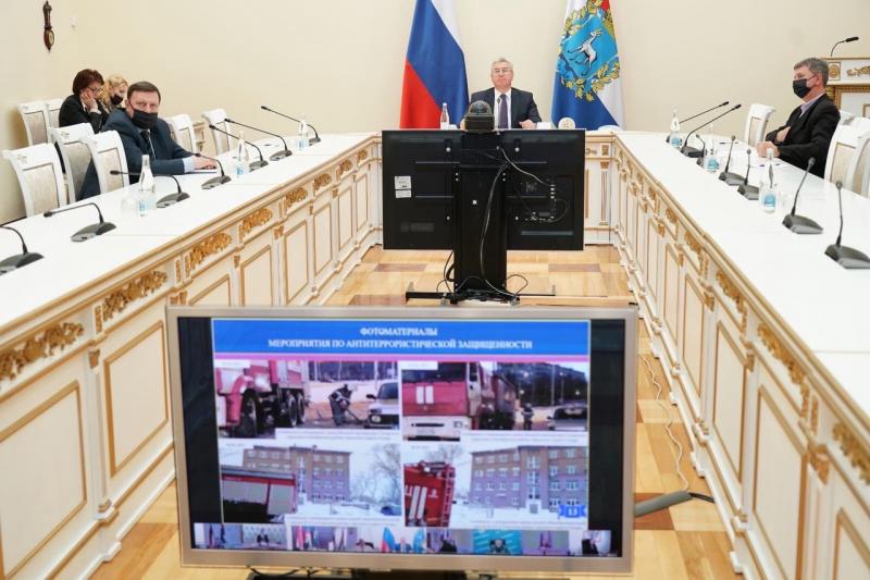 От муниципалитетов Самарской области потребовали обеспечить расчистку кровель от наледи