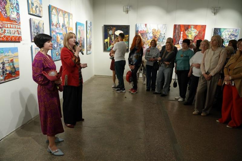 В Самаре открылась выставка Виктора Панидова и Анны Сливковой "Отец и дочь"