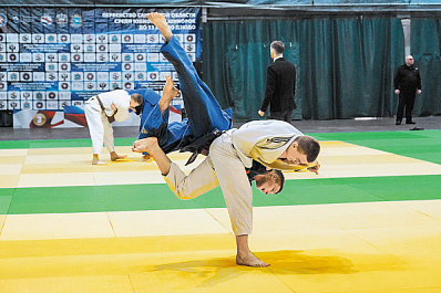 Борются без отрыва от учебы: в столице региона провели первенство Самарской области по дзюдо