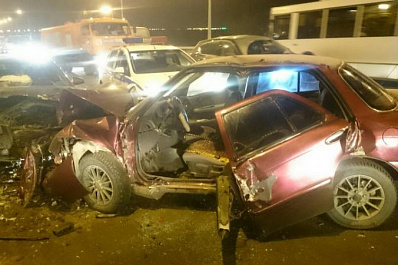 Женщину зажало в искореженном авто после ДТП на Южном мосту в Самаре