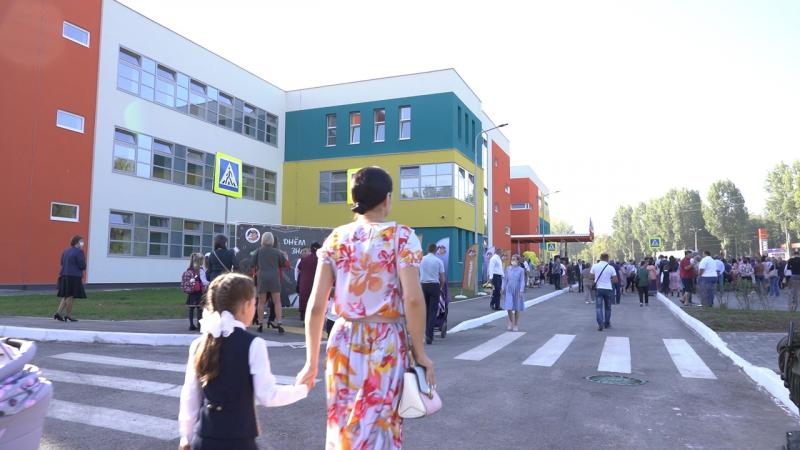 Технологии и безопасность: 1 сентября в Новой Самаре двери открыла современная школа
