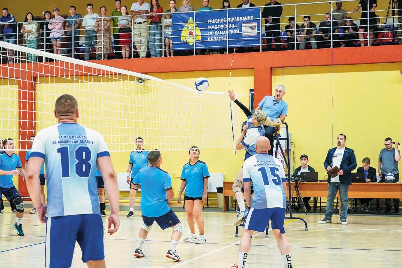 В Самаре прошли финальные игры первого сезона Ночной волейбольной лиги