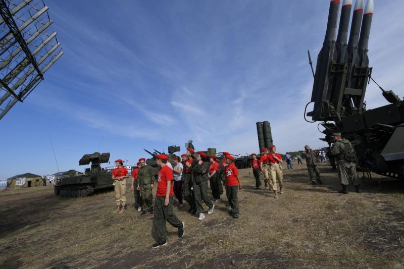 Военно-технический форум "Армия-2020" открылся в Самарской области