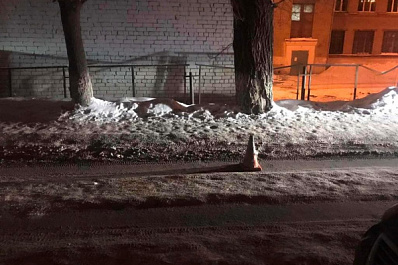 В Самаре школьник выбежал из-за дерева и попал под Subaru