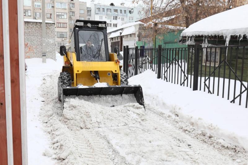 Госжилинспекция Самарской области держит на контроле уборку снега в рамках "воскресника" 