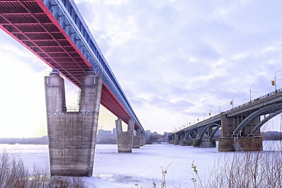 Поблагодарила поцелуем: в Сызрани мужчина спас на мосту девушку от гибели