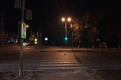 Женщина, переходившая дорогу на красный, попала под машину в Самаре