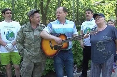 10 добрых дел: сотрудники ТРК "ГУБЕРНИЯ" высадили голубые ели в Тольятти