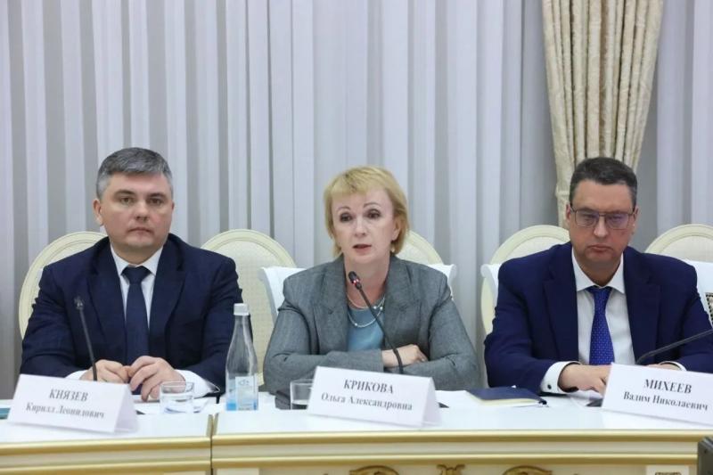 Налоговые изменения, вакцинация против гриппа, проверка ТФОМС и исполнения программы КРСТ: поручения Вячеслава Федорищева по итогам оперативного совещания Правительства