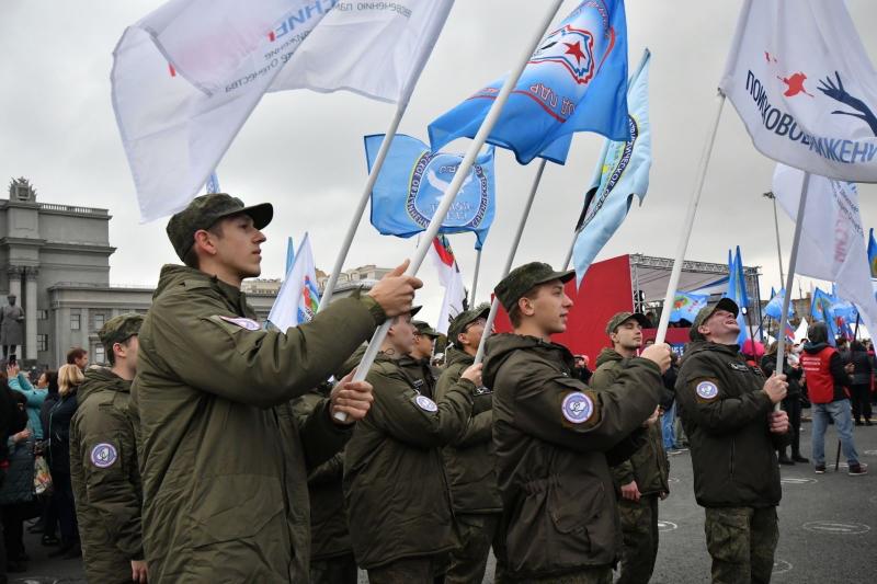 "Мы вместе, мы едины": самарцы выступили в поддержку жителей присоединившихся к России республик и областей