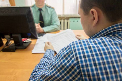 В Сызрани отец вернул сыну 160 тысяч, чтобы выехать из страны