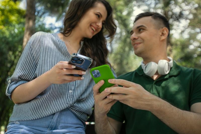 От выбора кино до разговора по душам: исследование показало, какие задачи и вопросы люди доверяют искусственному интеллекту