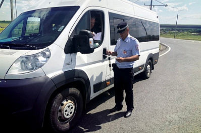 Тонировка, ремни, дети: за что чаще всего штрафовали самарских водителей в выходные