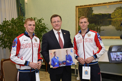 Самарских рапиристов с победой на чемпионате мира по фехтованию поздравил губернатор