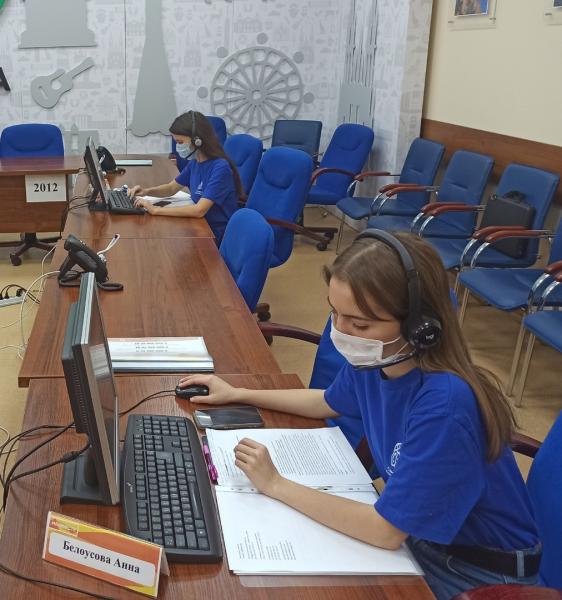 В Самаре более сотни волонтеров помогают пожилым на самоизоляции