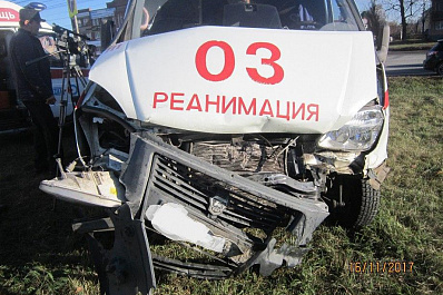 В Тольятти пациент и бригада скорой помощи пострадали в ДТП