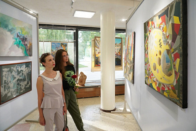 От абстракций до сюрра: в Самаре открылась выставка "Союз в авангарде"