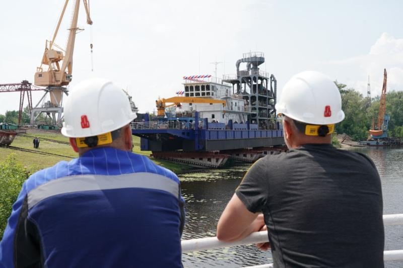 В Самаре в свое первое плавание отправилось уникальное судно