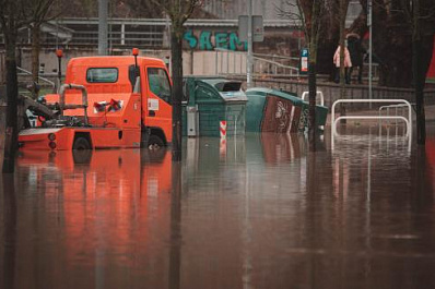 Утром 25 июля в Самаре затопило улицу Мичурина