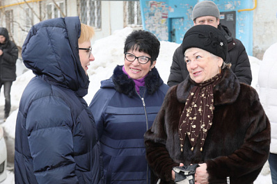 Елена Лапушкина выявила в Промышленном районе нарушения в работе управляющих компаний