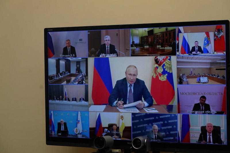 Губернатор Дмитрий Азаров представил Президенту Владимиру Путину предложения по развитию научно-образовательных центров мирового уровня