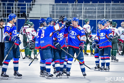 Хоккейная "Лада" вырвала победу у "Югры"