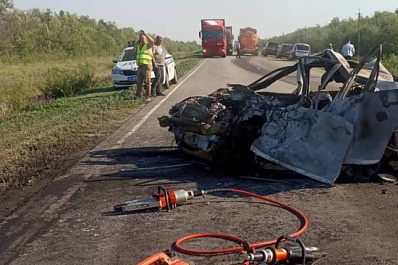 "Занимался резонансными делами": под Тольятти в ДТП со сгоревшей "Тойотой" погиб экс-замначальника наркополиции