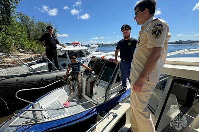 В Самарской области задержали водителя катера за большое число пассажиров