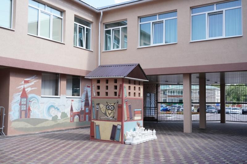 Дмитрий Азаров встретился с коллективом и воспитанниками обновлённого Дома культуры и библиотеки в селе Шигоны