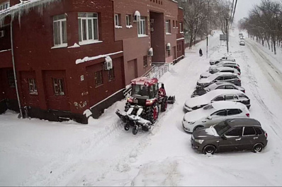 Бесконечная работа: дорожные службы Самарской области круглосуточно очищают дороги