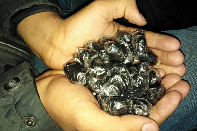 У троих парней из Самары изъяли более 1,2 кг героина